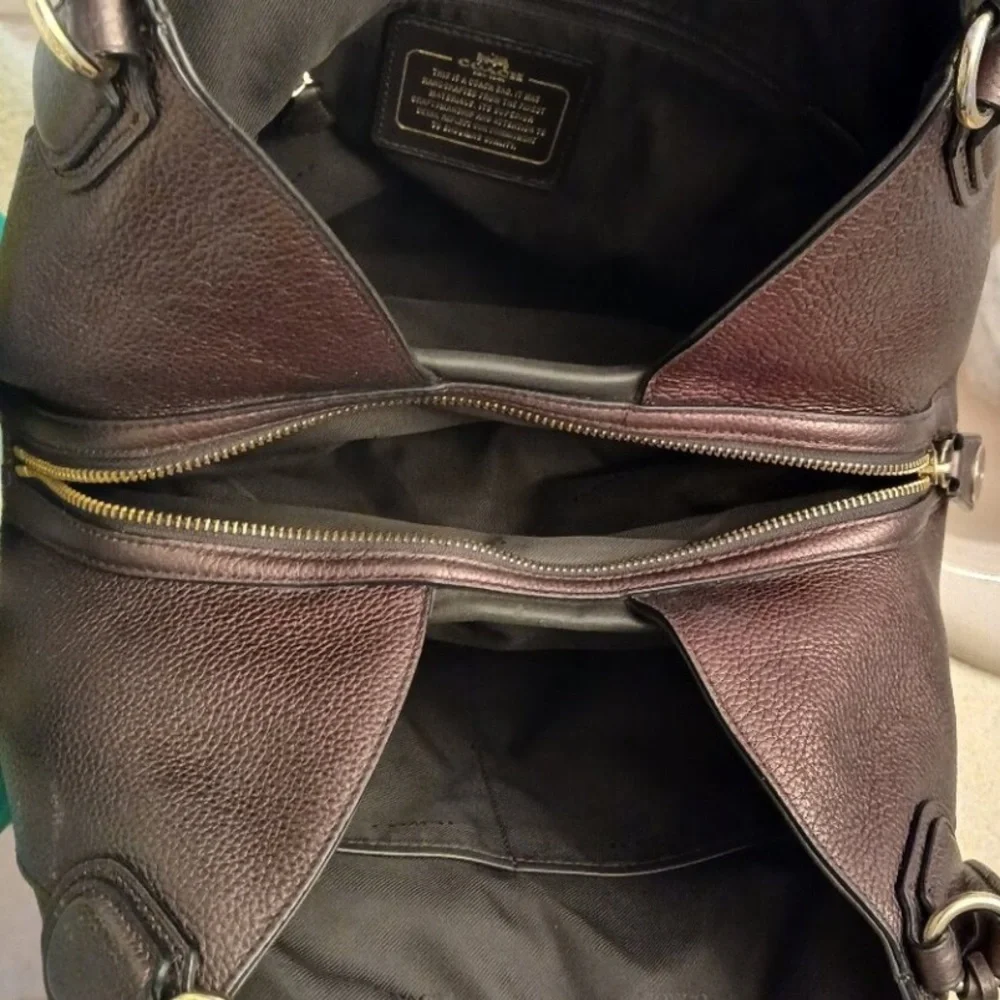 Coach Edie Dark Brown Leather Shoulder Bag with turn lock closure - Picture 3 of 7